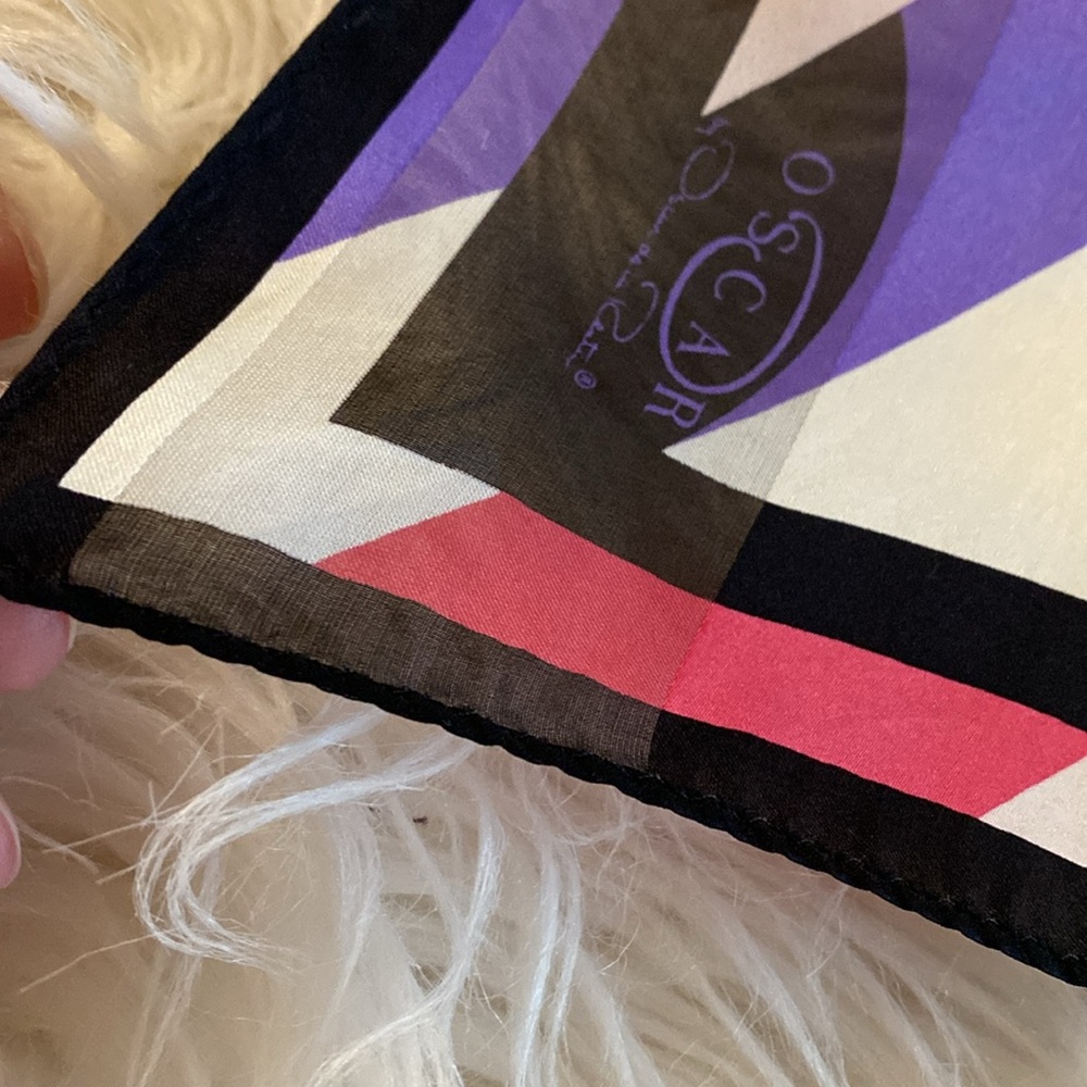 OSCAR de la RENTA 100% silk scarf - Picture 11 of 11